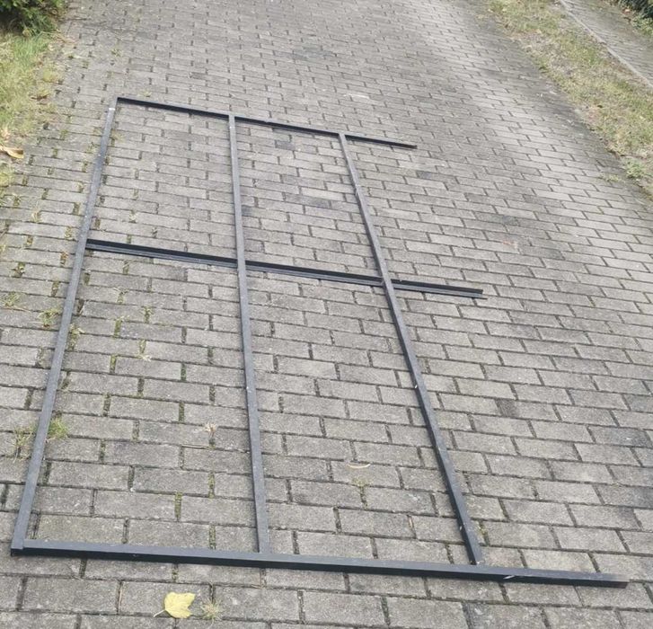 stalowa rama daszka daszek kątownik równoramienny gięty na gorąco