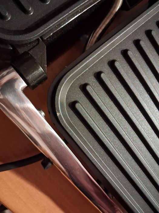 Wielofunkcyjny grill elektryczny Aigostar – 4 w 1 do mięsa i panini