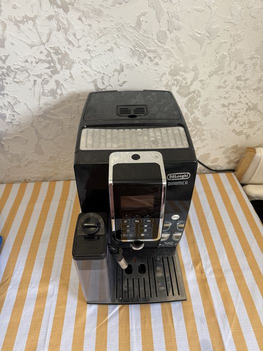 Продам кавомашину DeLonghi Dinamica ECAM 350.15.B