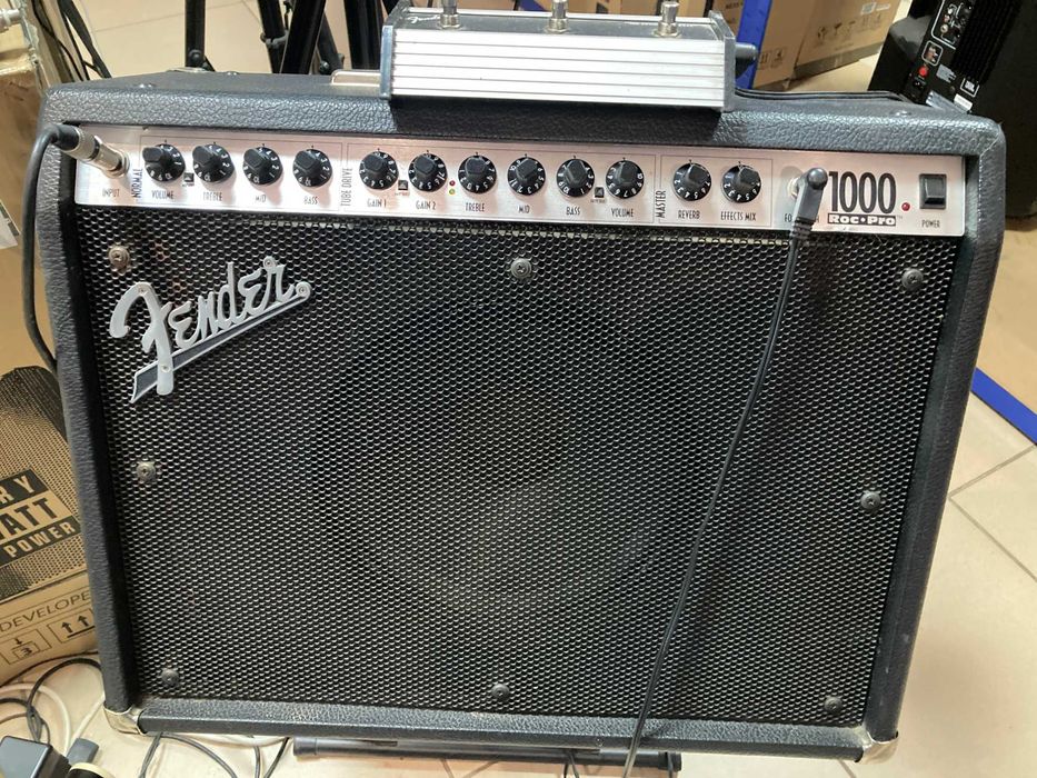 Комбо - "PEAVEY Studio Pro40"-"Fender Roc Pro1000"