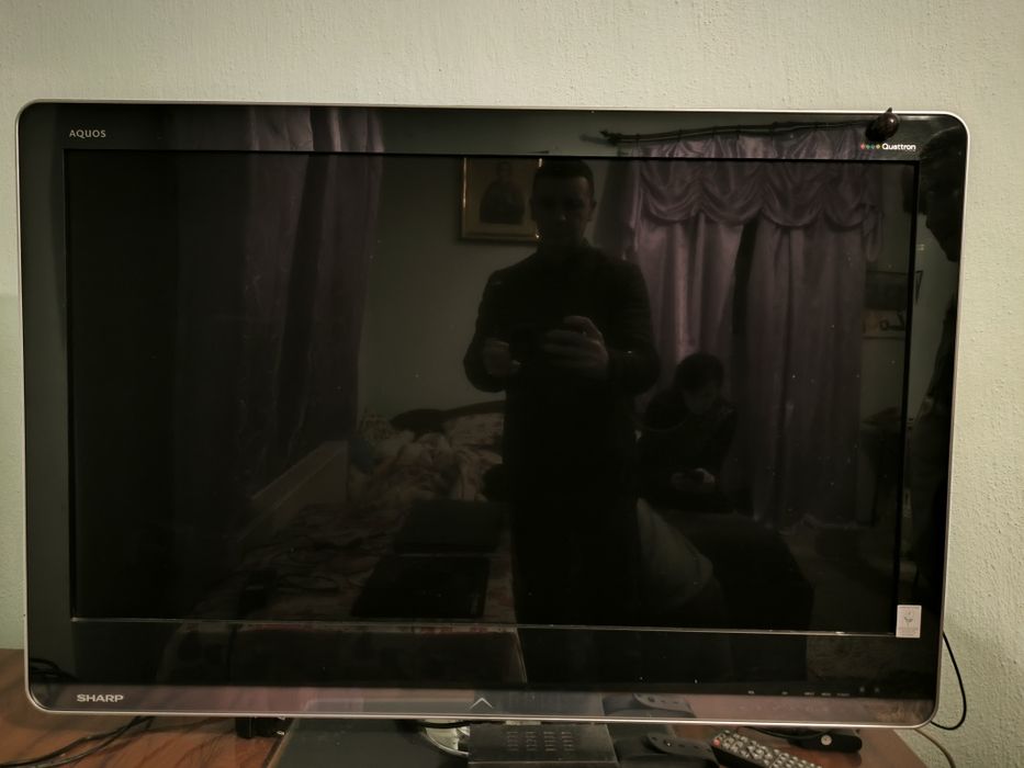 LED телевізор Sharp LC-40LE810E діагональ 40 дюймів