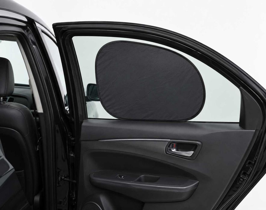 Солнцезащитные шторки в автомобиль 2 шт 50*34 см черные электростатические на окна