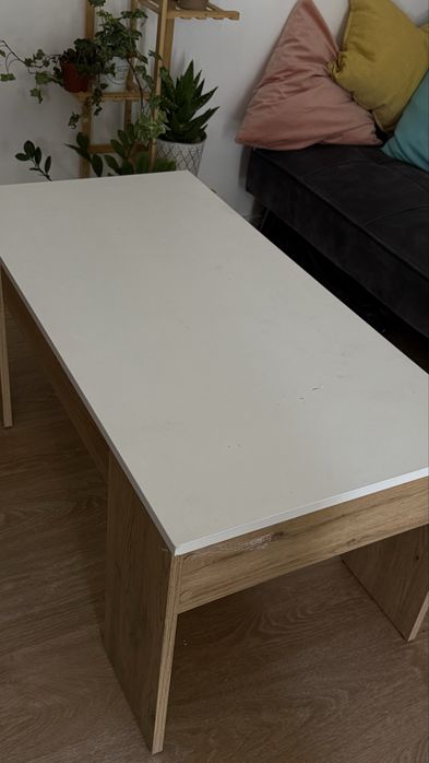 Mesa de centro com baú