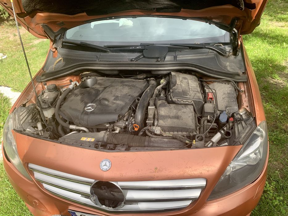 Mercedes B180 CDI automat 2012 POWYPADKOWY uszkodzony na części