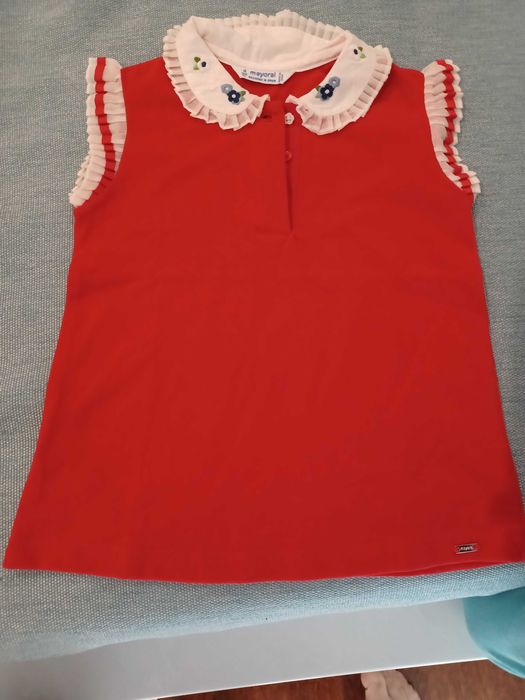 T-shirt vermelha menina