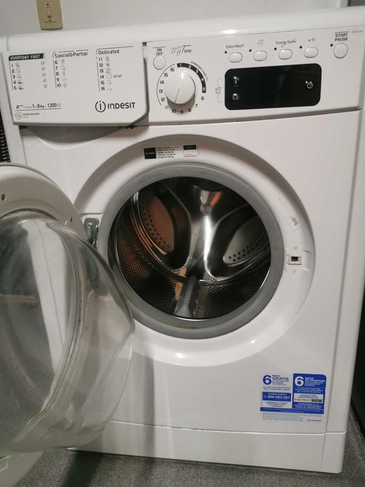 Máquina de lavar roupa Indesit 8kg