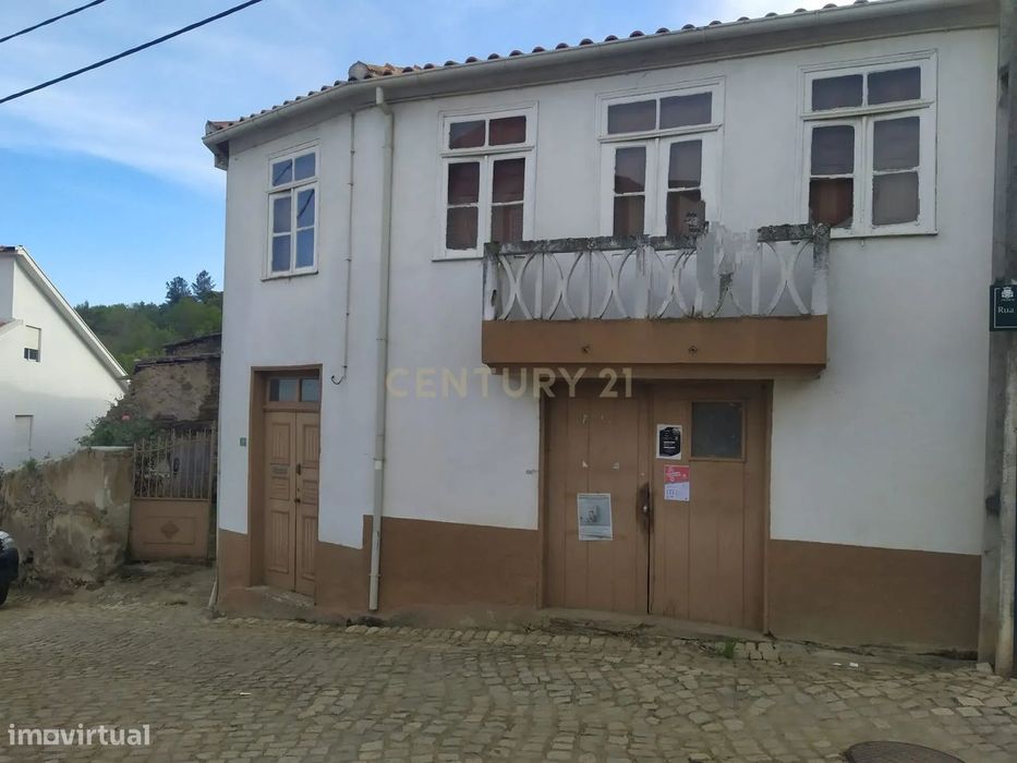 Casa para Recuperar nos Olmos - Macedo de Cavaleiros