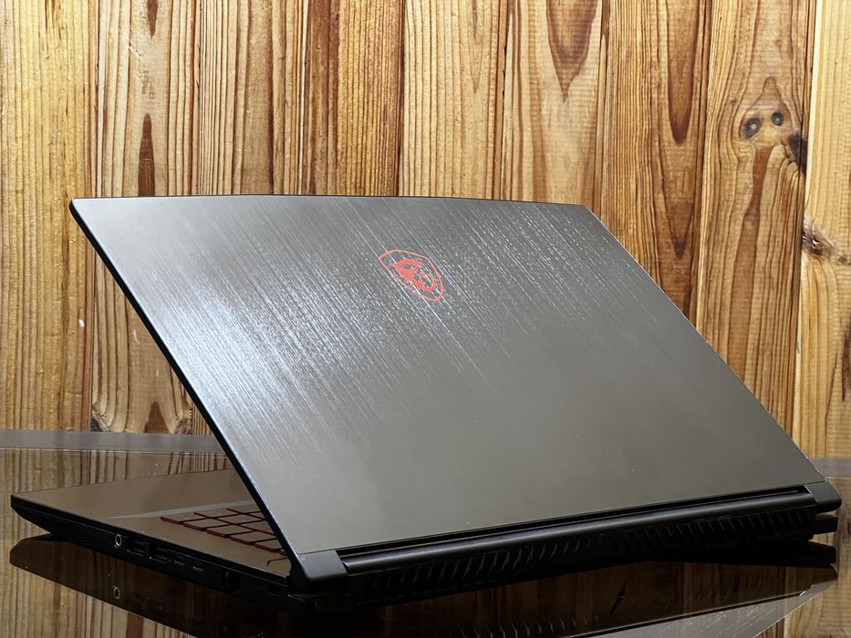 MSI Gaming 15, RTX2060, I7 9750h, 144hz