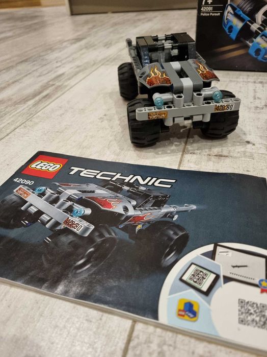 LEGO® Technic 42090 + 42091 Policjanci i złodzieje - stan jak nowe