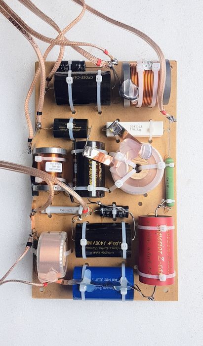 Dali Lektor 8 upgrade zwrotnic.