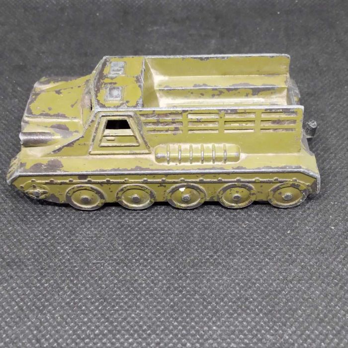 Военная игрушечная техника времен ссср, тягач , вездеход