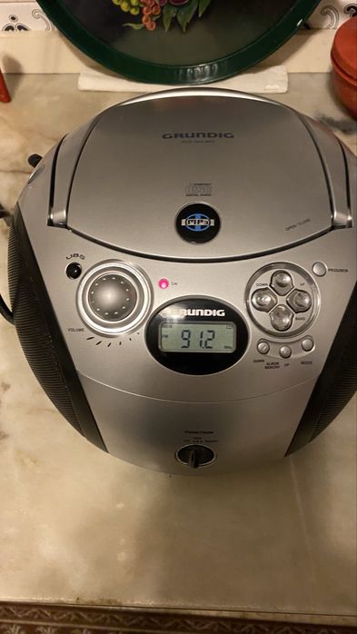 Sistema som portatil com CD + Radio + K7