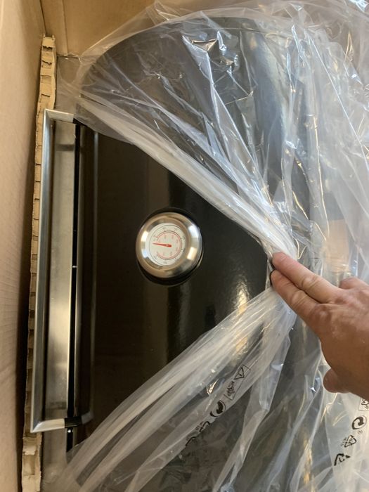 Grelhador de carvao de fechar