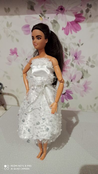 Кукла Барби шарнирная