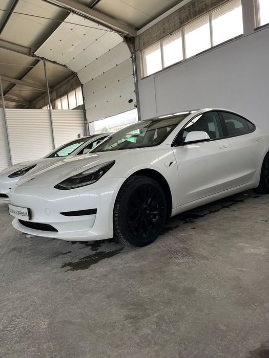 Tesla Model 3 Standard Range Plus RWD
