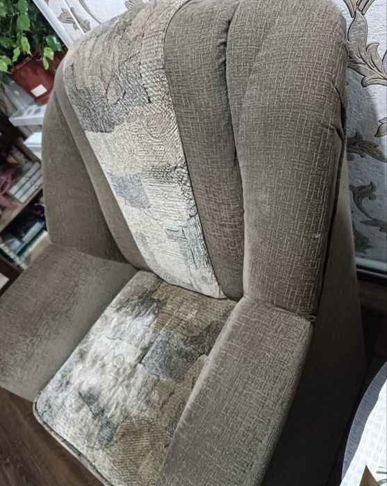 Продам б/у крісла в гарному стані