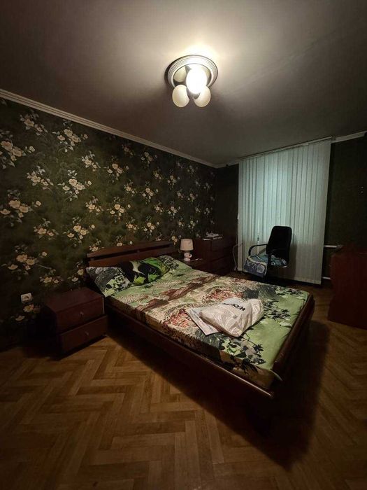 В продажу простора 3-кімнатна квартира в центрі міста!