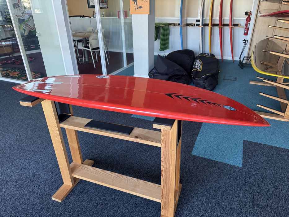 Promoção Shortboard 5’7” nova O’sus, tri fins