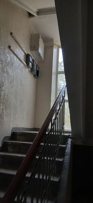 2-комнатная квартира. Кирпичный дом. Метро Металлургов.  2 этаж