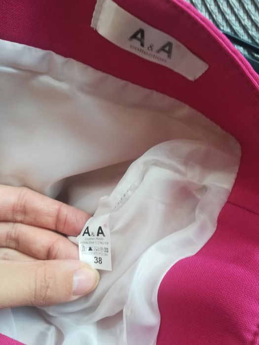 Elegancka różowa sukienka bez ramiączek A&A Collection rozmiar M