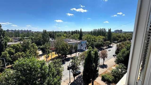 Продам  гарну двокімнатну  квартиру по Проспекту Миру, 95 квартал.