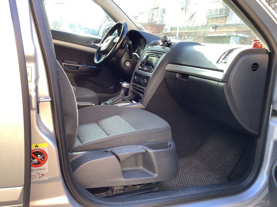 Skoda Octavia 2013 VIN TMBHT61Z4D2138340 фото оголошення 5 з 8
