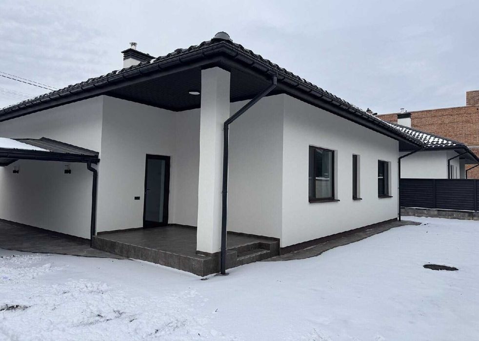 Продаж 1 поверхового будинку з новим ремонтом