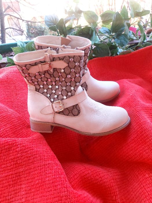 Botki beżowe damskie ze zdobieniami w rozm. 40