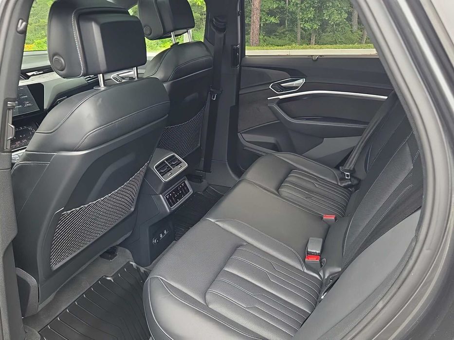 Audi E-Tron      2019
