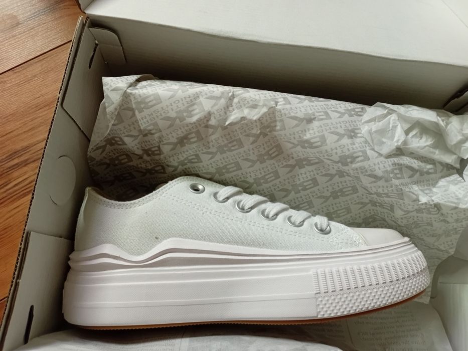 Кроссівки для дівчат