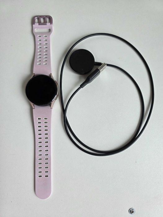 Sprzedam damski smartwatch Samsung Galaxy Watch w bardzo dobrym stanie