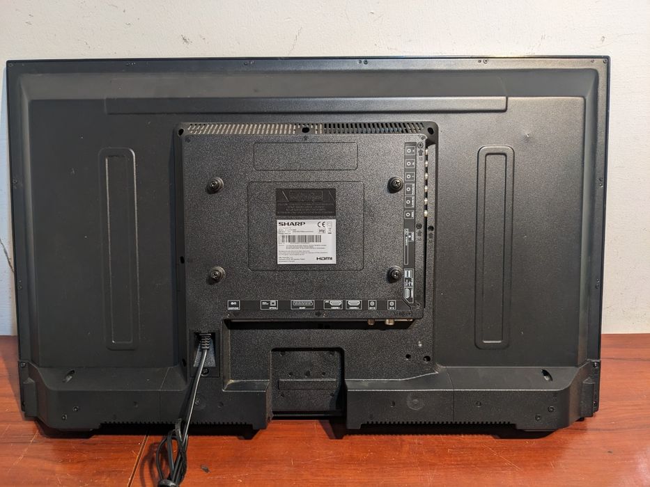 Telewizor Sharp 32 cale, DVB-T2 HEVC, Defekt + pilot