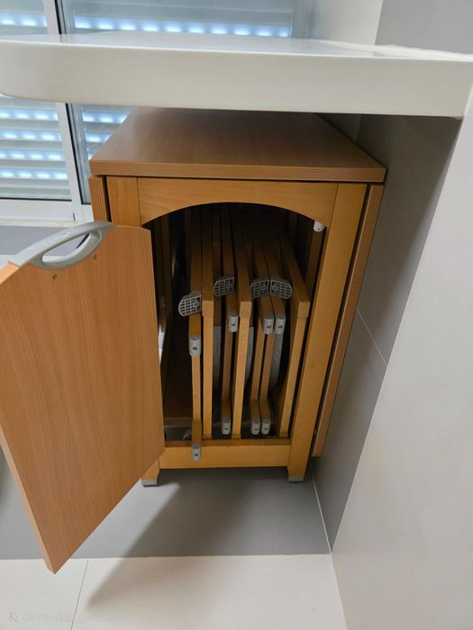 Mesa de cozinha com abas rebatíveis