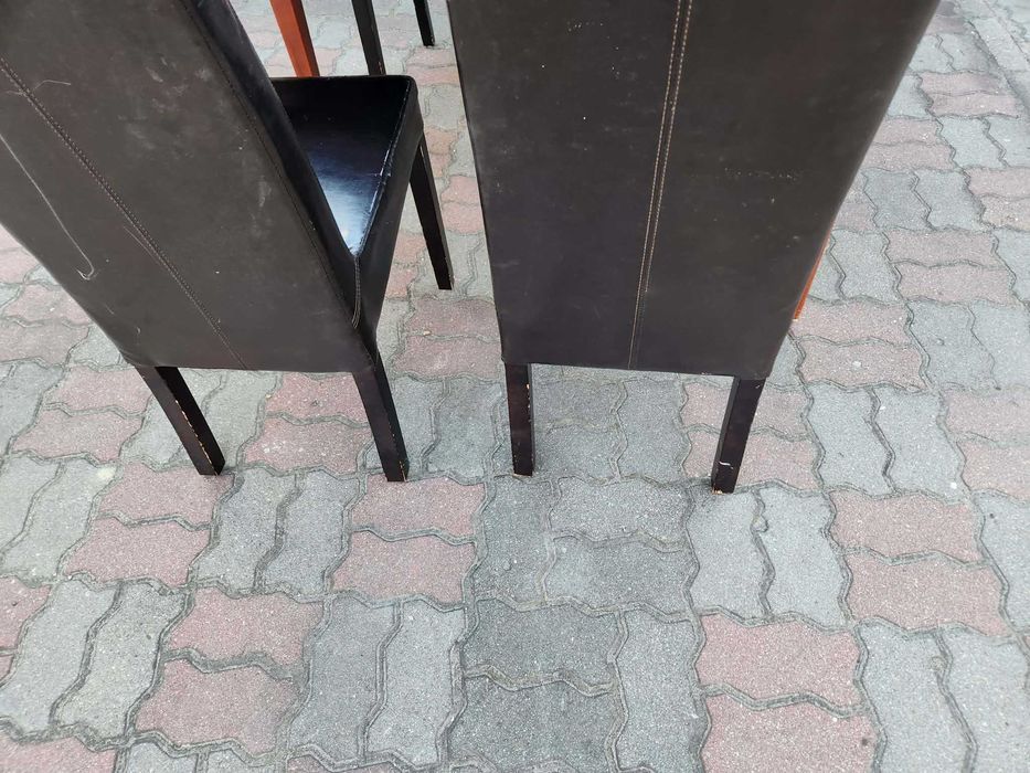 sprzedam stół z 4 krzesłami