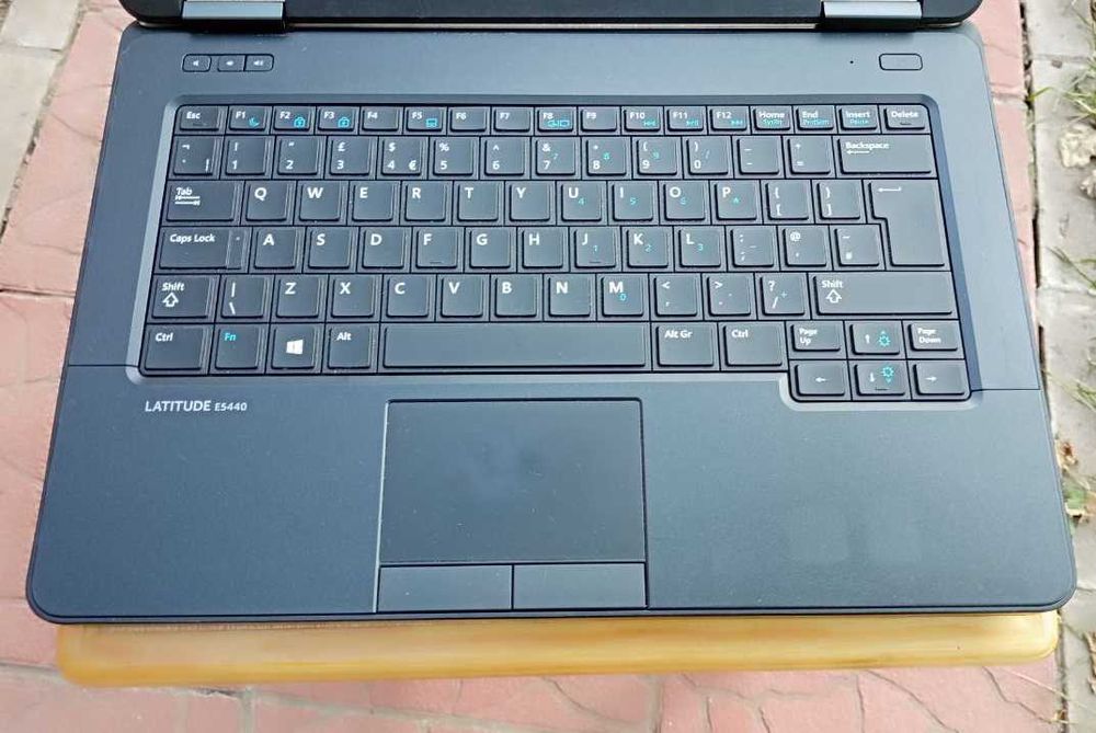 14" IPS HD\ Dell E5440\ intel Core i3-4030\ 8gb ddr3\ SSD new\ HDMI