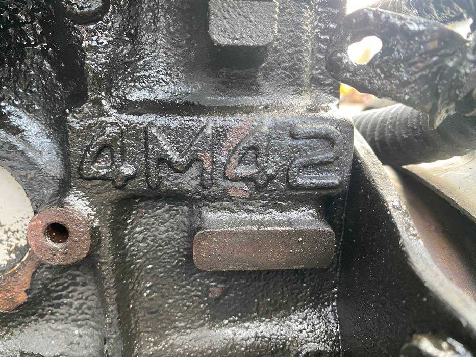 Двигун Mitsubishi 4M42