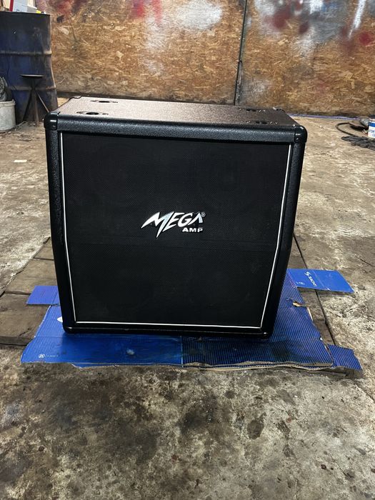 Kolumna gitarowy marki Mega Amp, model TP-104S.