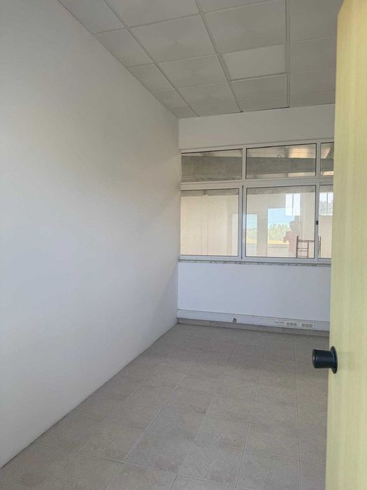**Pavilhão Industrial para Arrendamento | Zona Industrial Vale do Alecrim – Palmela**