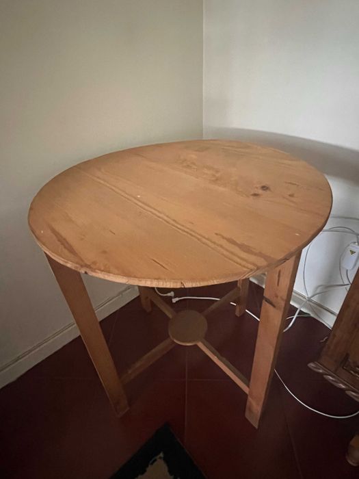 Mesa de Apoio em Madeira Rústica – Simples e Elegante