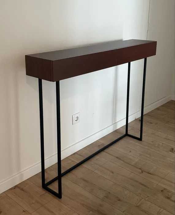 Consola de madeira
