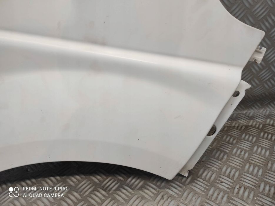 błotnik przedni prawy przód z demontażu opel vivaro a lift 2.0 dci 2014