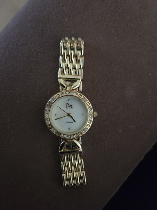 Zegarek damski złotawy