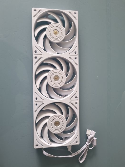Ventoinha 360mm Thermalright TL-UB36 2150RPM ARGB 4 Pinos PWM Branca