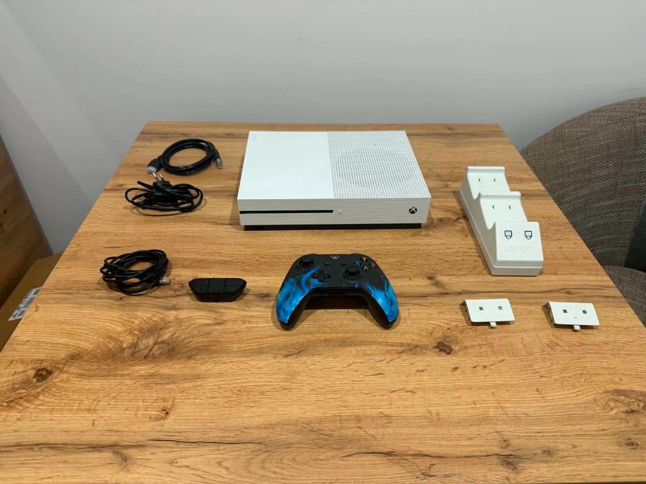 Okazja!!! Xbox one S 1TB + pad i sporo gier!! Super Stan! Gwarancja!