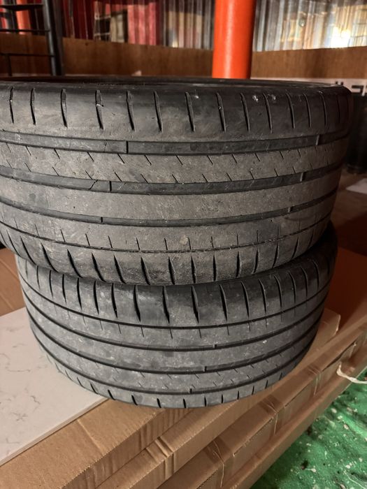 Pneus Michelin Pilot Sport 235/35 R20 – Usados em Bom Estado