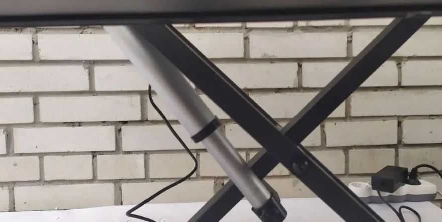 Комп'ютерний стіл ABOX gsd63he з електрорегулюванням висоти