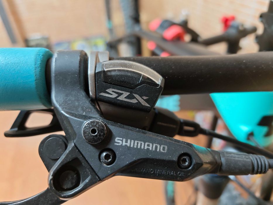 BTT CUBE Carbono 29