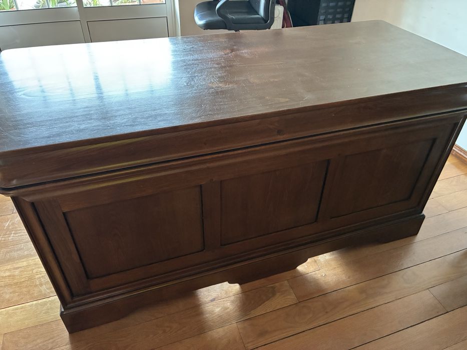 Vende-se secretária vintage em madeira maciça