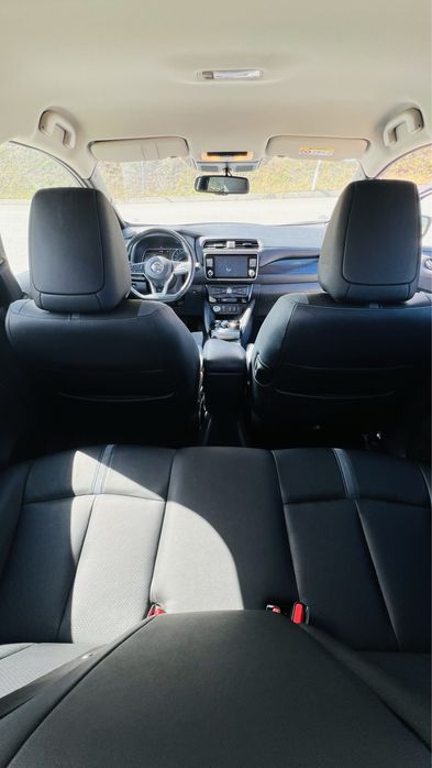Nissan leaf tekna pro pilot