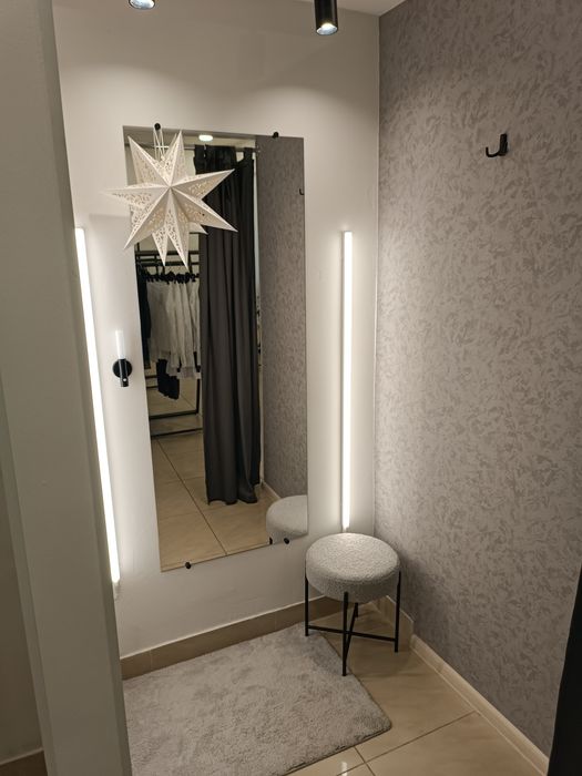 Продається торгівельне обладнання для магазину одягу